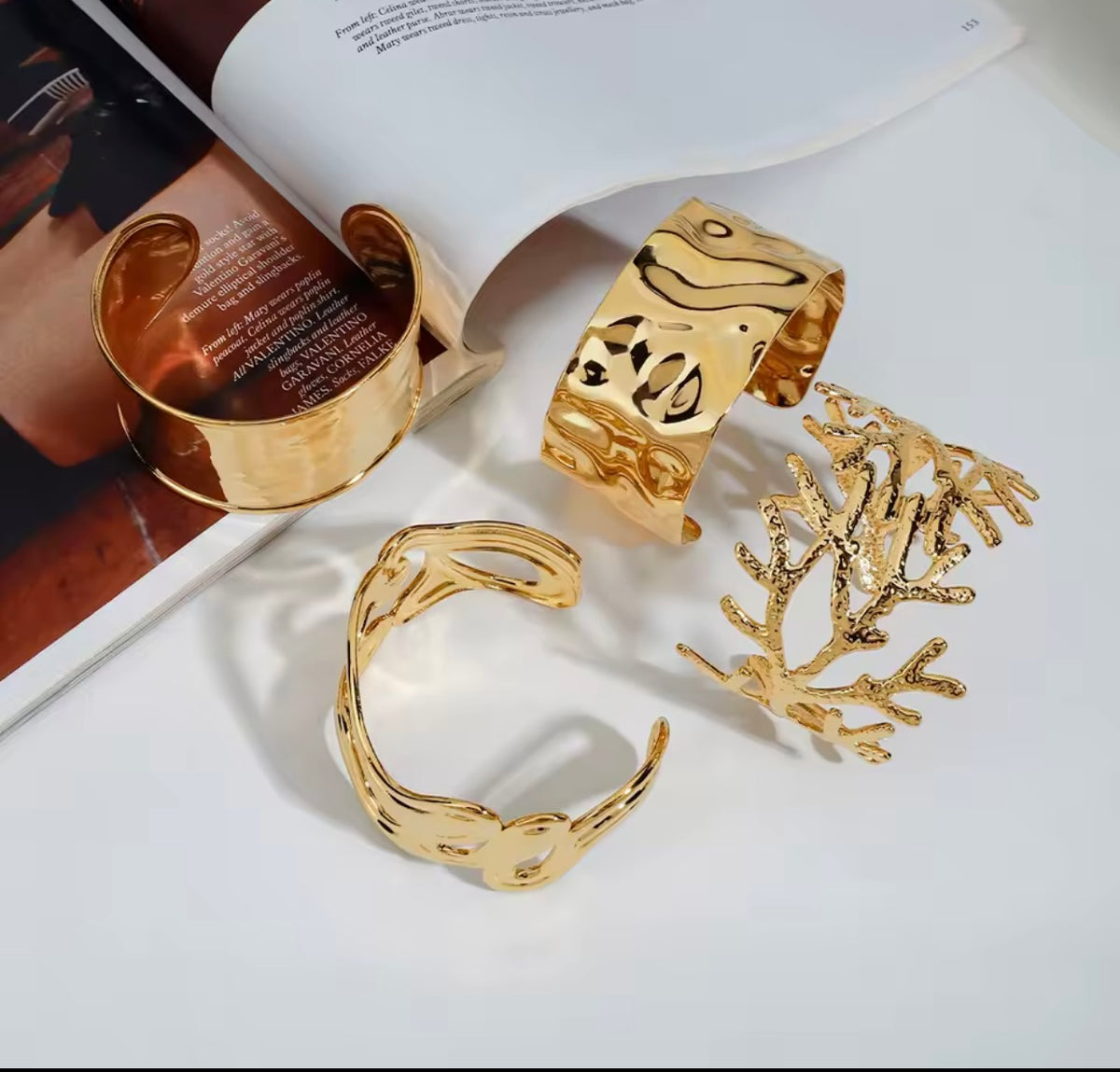 Kika Fashion Wide Face Bracelet