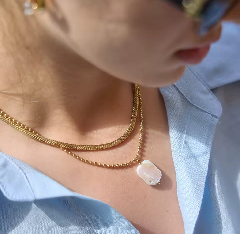 Kika Elegant Irregular Freshwater Pearl Pendant Necklace