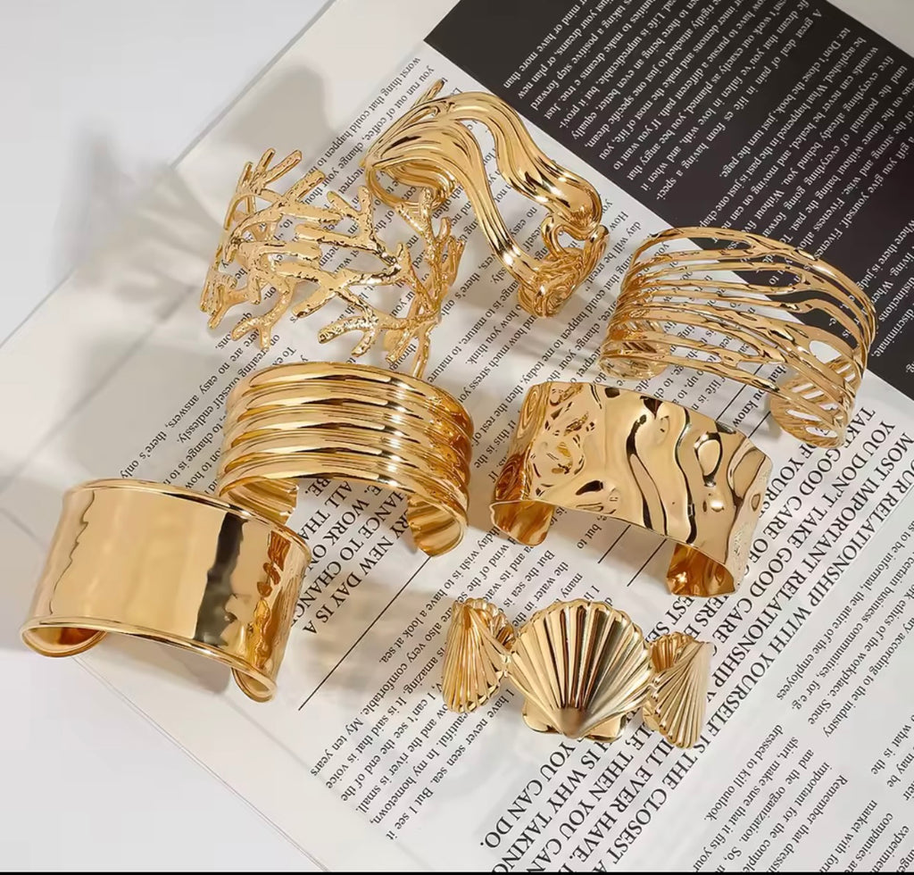 Kika Fashion Wide Face Bracelet