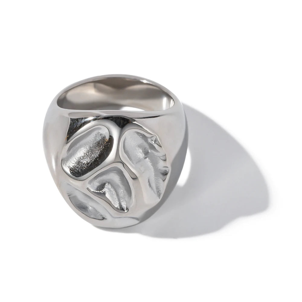 KIKA Vintage Stainless Steel Unique Heart Shaped Ring Twist Design Waterproof Charm Ring for Women Statement Fashion Jewelry