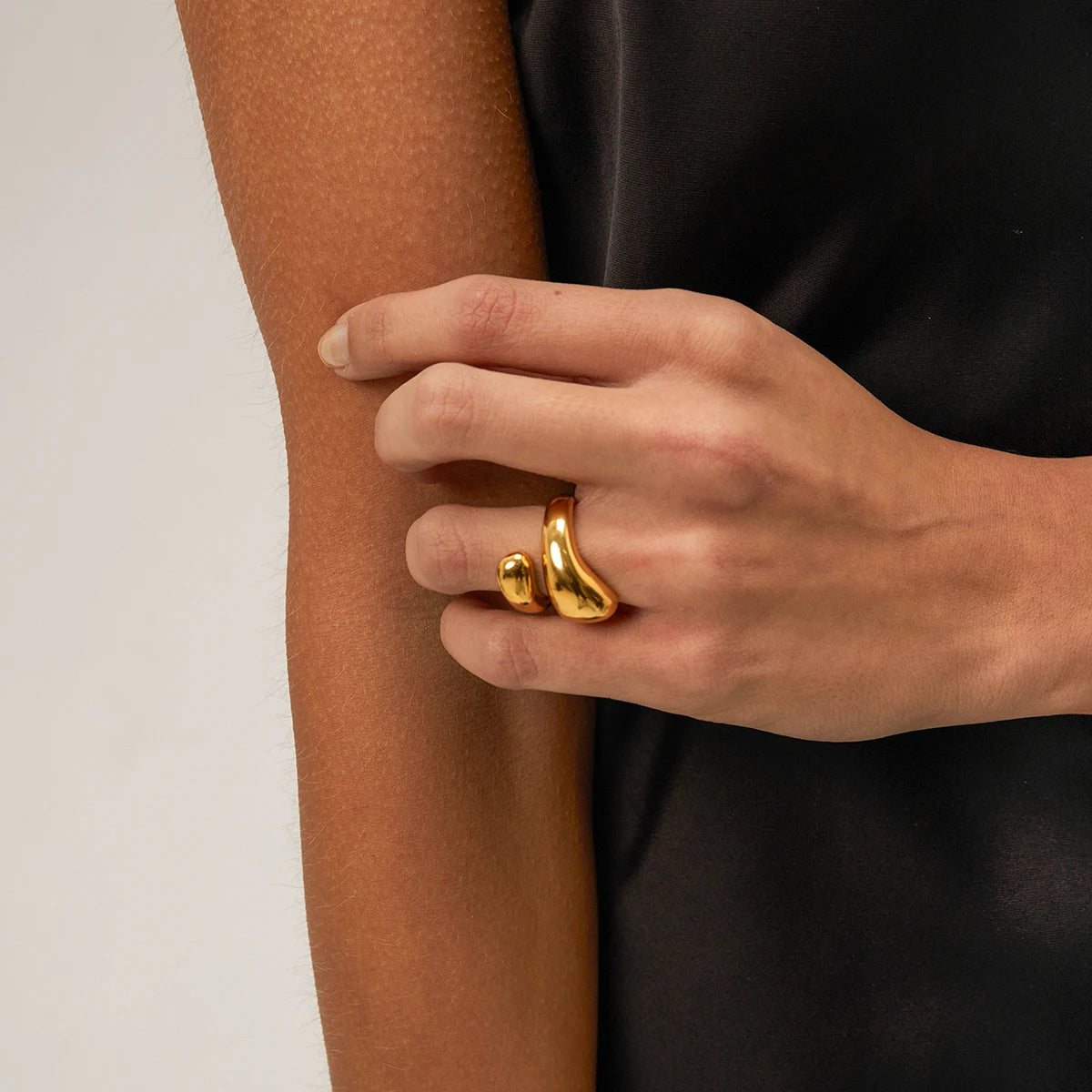 Kika 18k Gold Plated Stainless Steel Water Drop Glossy Open Cross Ring Metal Texture Waterproof Daily Stylish Golden Jewelry