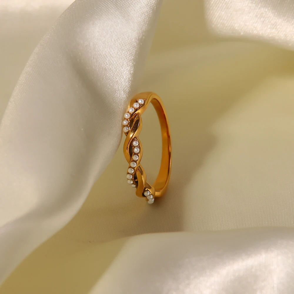 Kika Simply Waterproof Dainty Twisted Pearl Ins Popular Stacking Ring