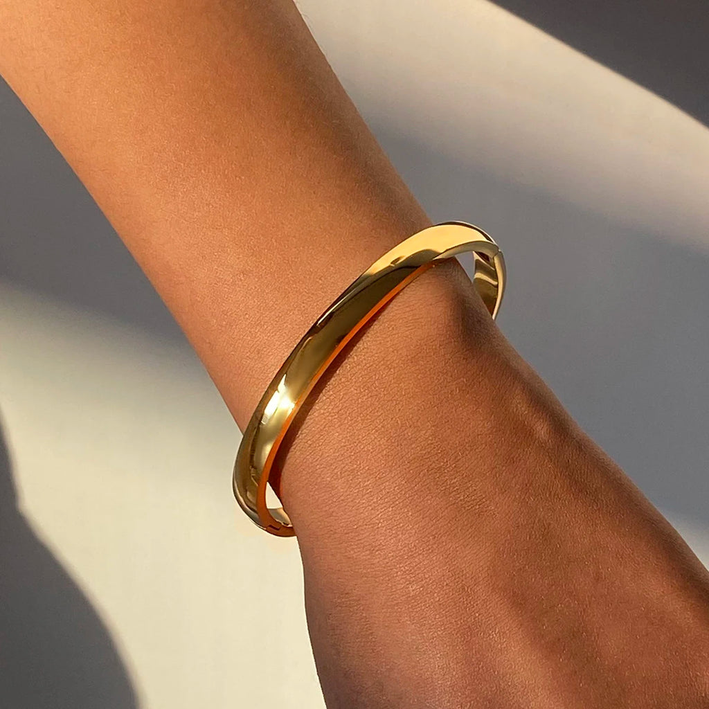 Kika Polished Textured Waterproof Stainless Steel Big Bracelet Bangle