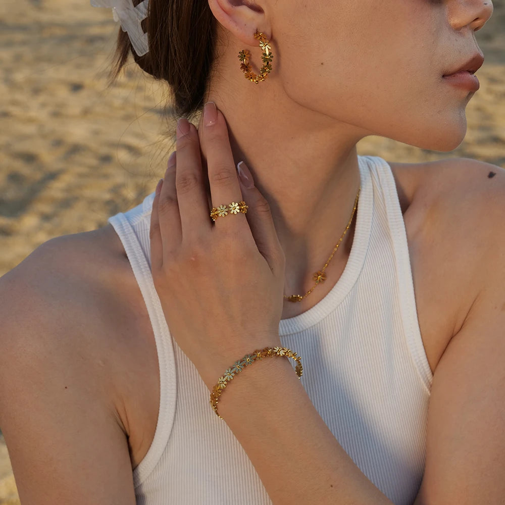 Kika Summer Style Waterproof Flower Ring 18K Gold Plated Stainless Steel