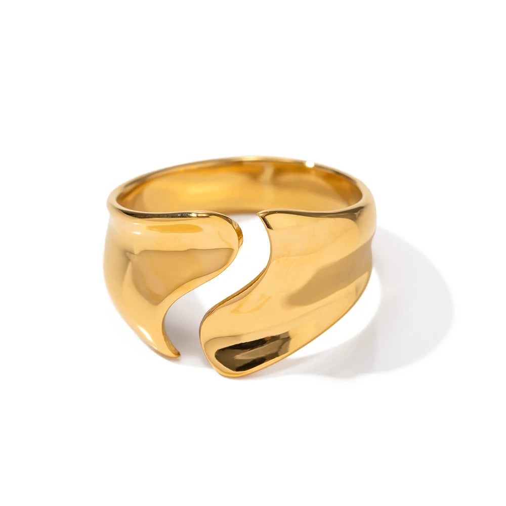 KIKA Vintage Stainless Steel Unique Heart Shaped Ring Twist Design Waterproof Charm Ring for Women Statement Fashion Jewelry