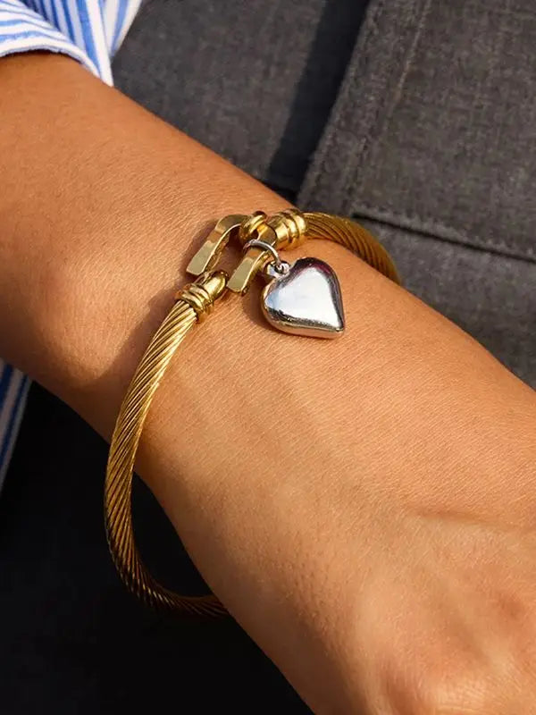 Kika  Stainless Steel Heart Pendant Horseshoe Hook Bracelet 18K Gold Color Plated