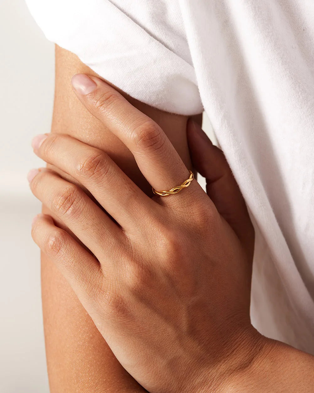 Kika Inlaid Shell Ring