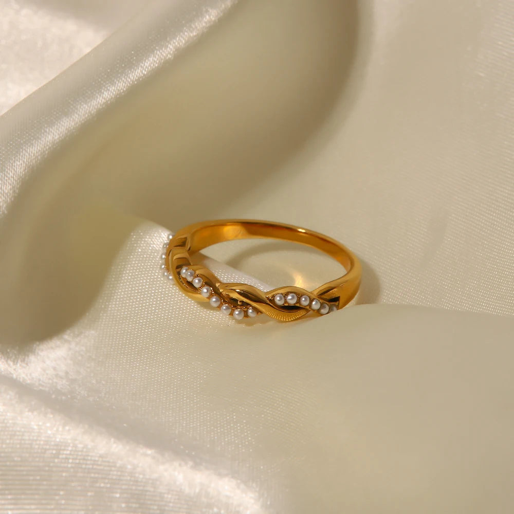 Kika Simply Waterproof Dainty Twisted Pearl Ins Popular Stacking Ring