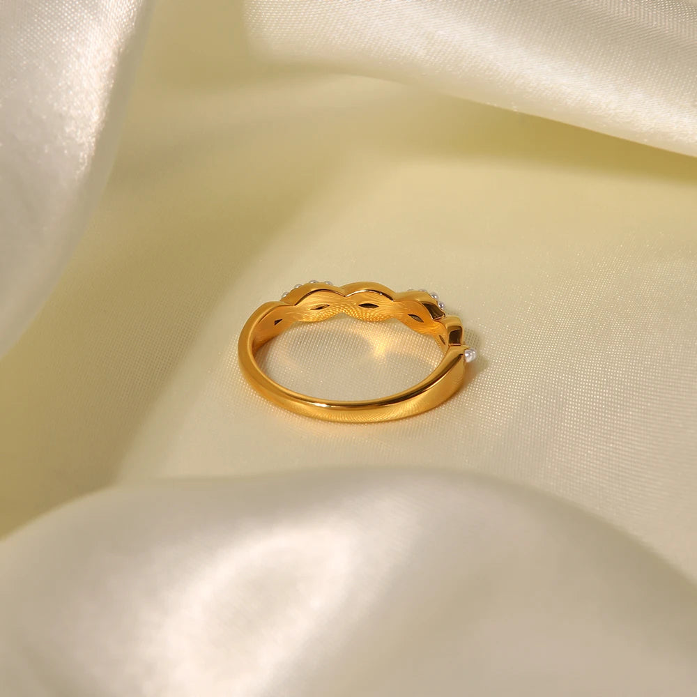 Kika Simply Waterproof Dainty Twisted Pearl Ins Popular Stacking Ring