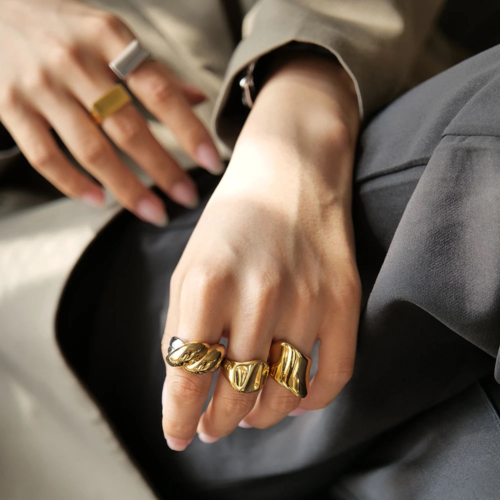 Kika Minimalist Stainless Steel New Twisted Fashion Ring Chic 18k Gold Color Texture Waterproof Trend Jewelry for Women
