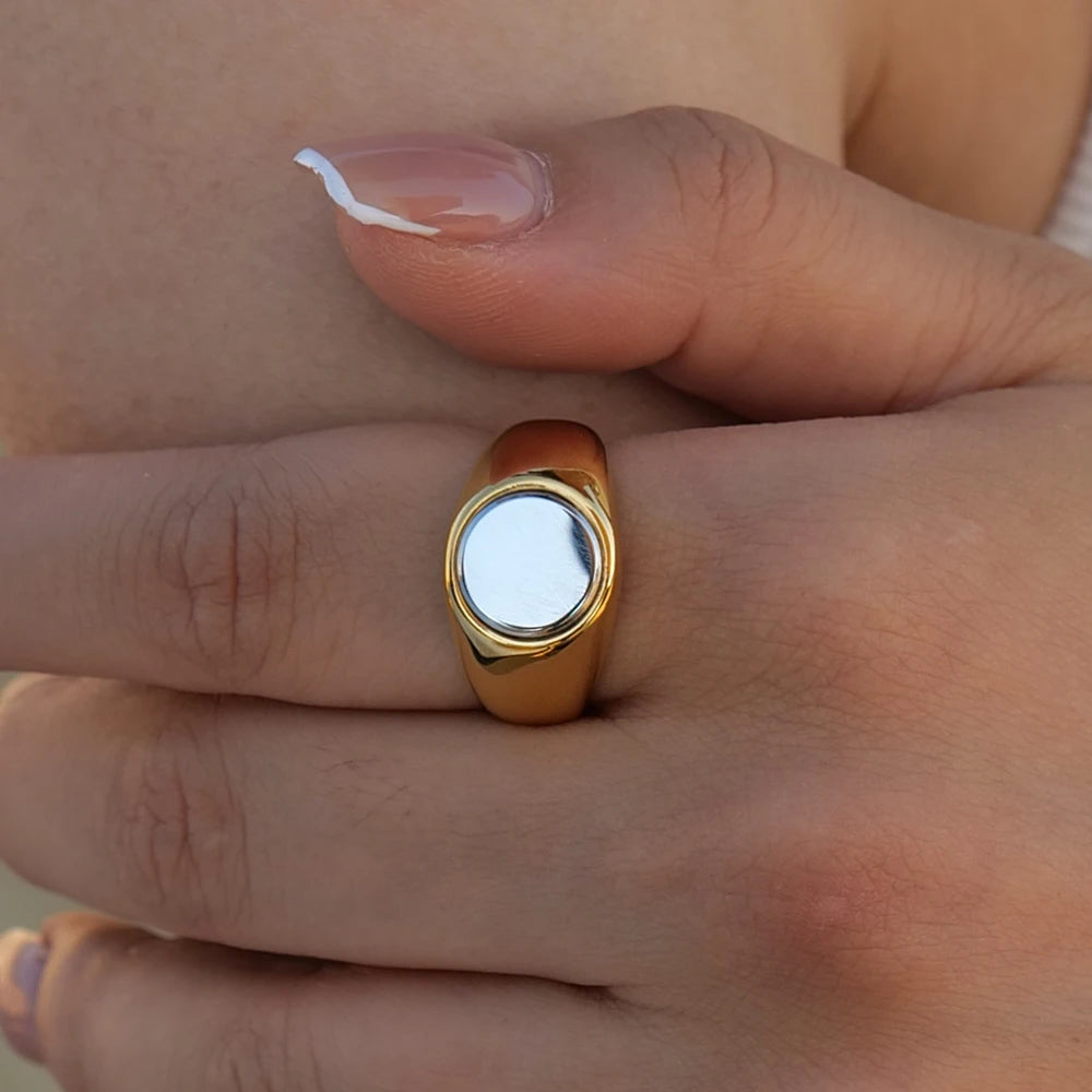 Kika Inlaid Shell Ring