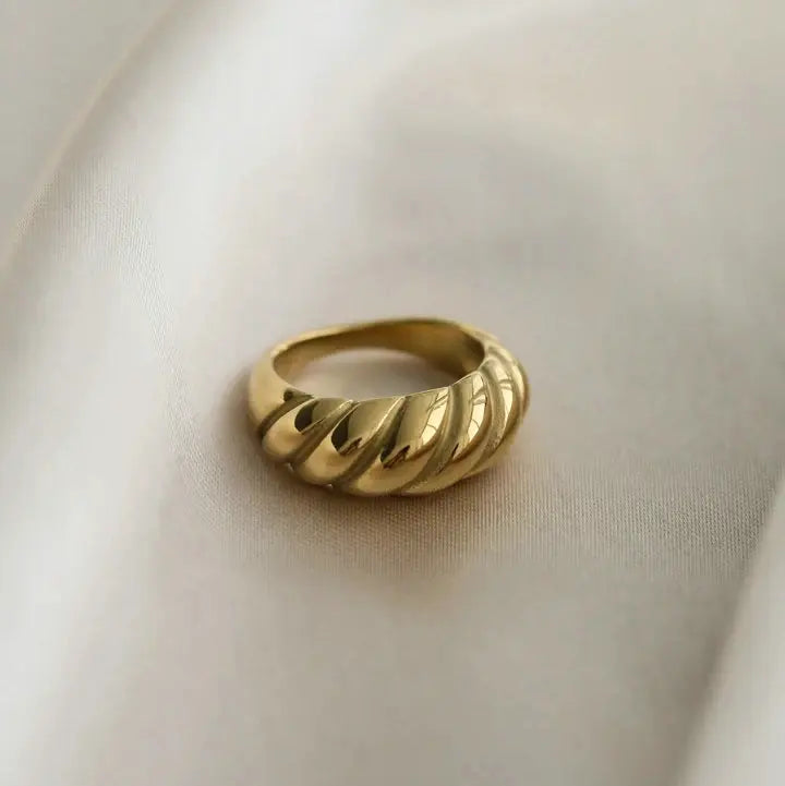 Kika Freshwater Pearl Zircon Ring
