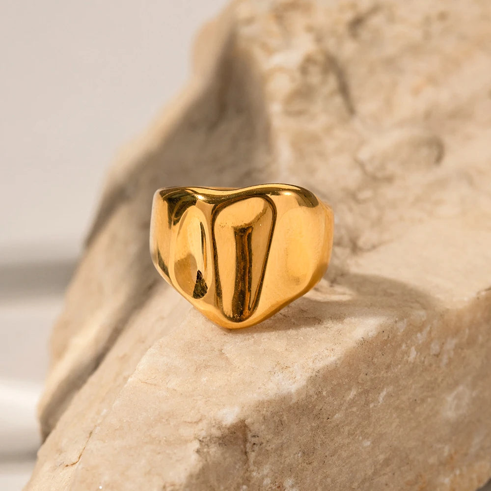 Kika Minimalist Stainless Steel New Twisted Fashion Ring Chic 18k Gold Color Texture Waterproof Trend Jewelry for Women