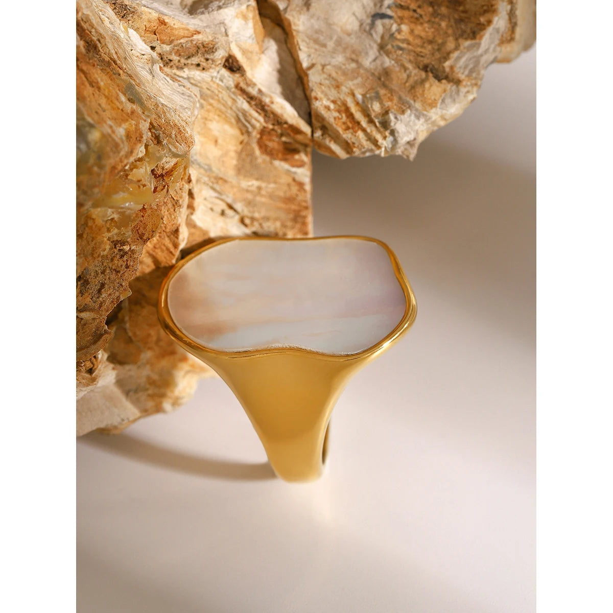 Kika Occident Irregular Natural Shell Vintage Rings for Women Stainless Steel Temperament Exaggeration Metal Ring Jewelry Gift