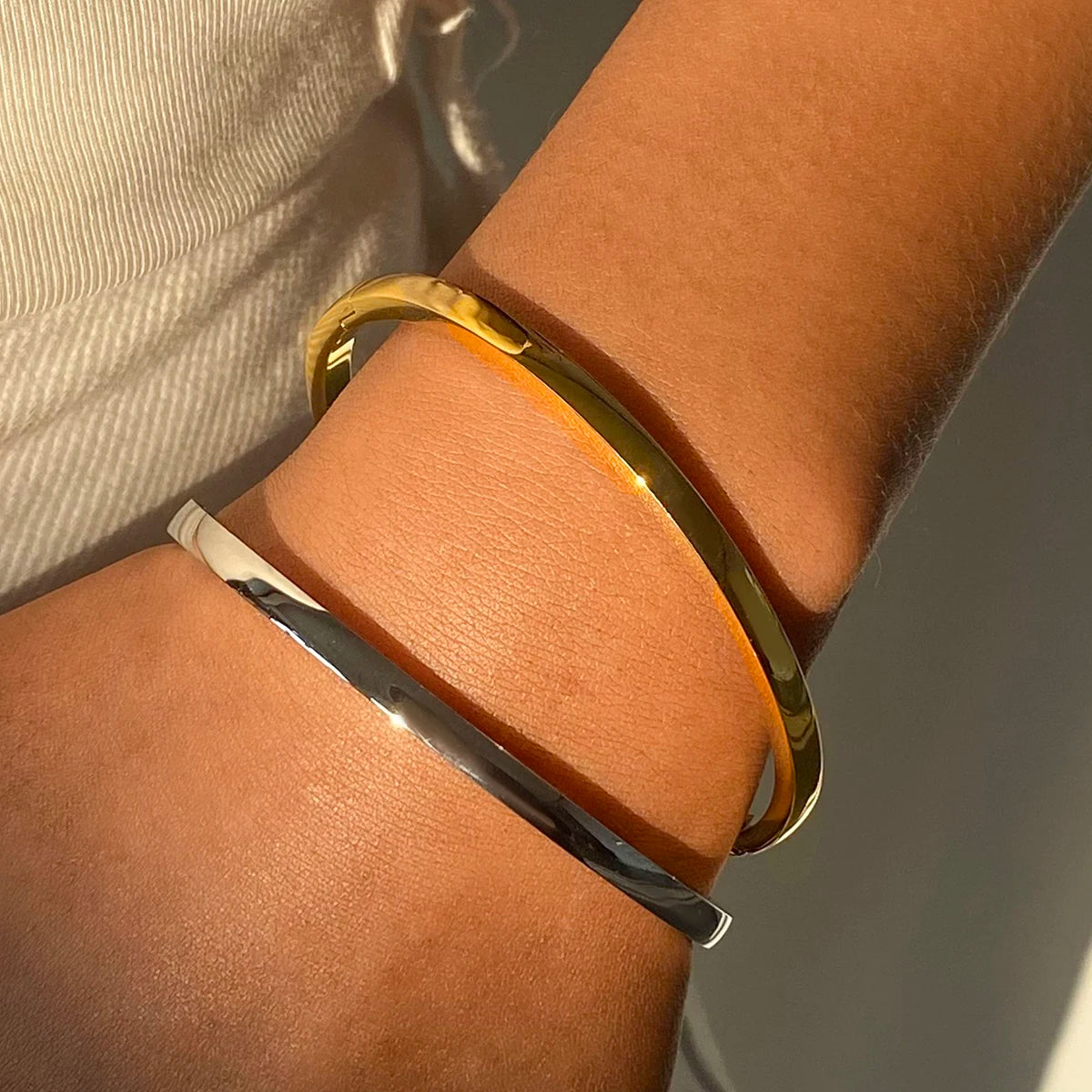 Kika Waterproof 316L Stainless Steel Round Smooth Bracelet Bangle Women Minimalist