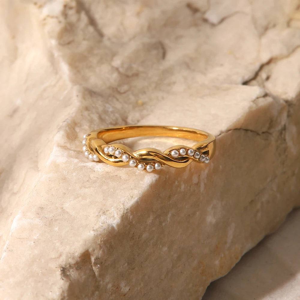 Kika Simply Waterproof Dainty Twisted Pearl Ins Popular Stacking Ring