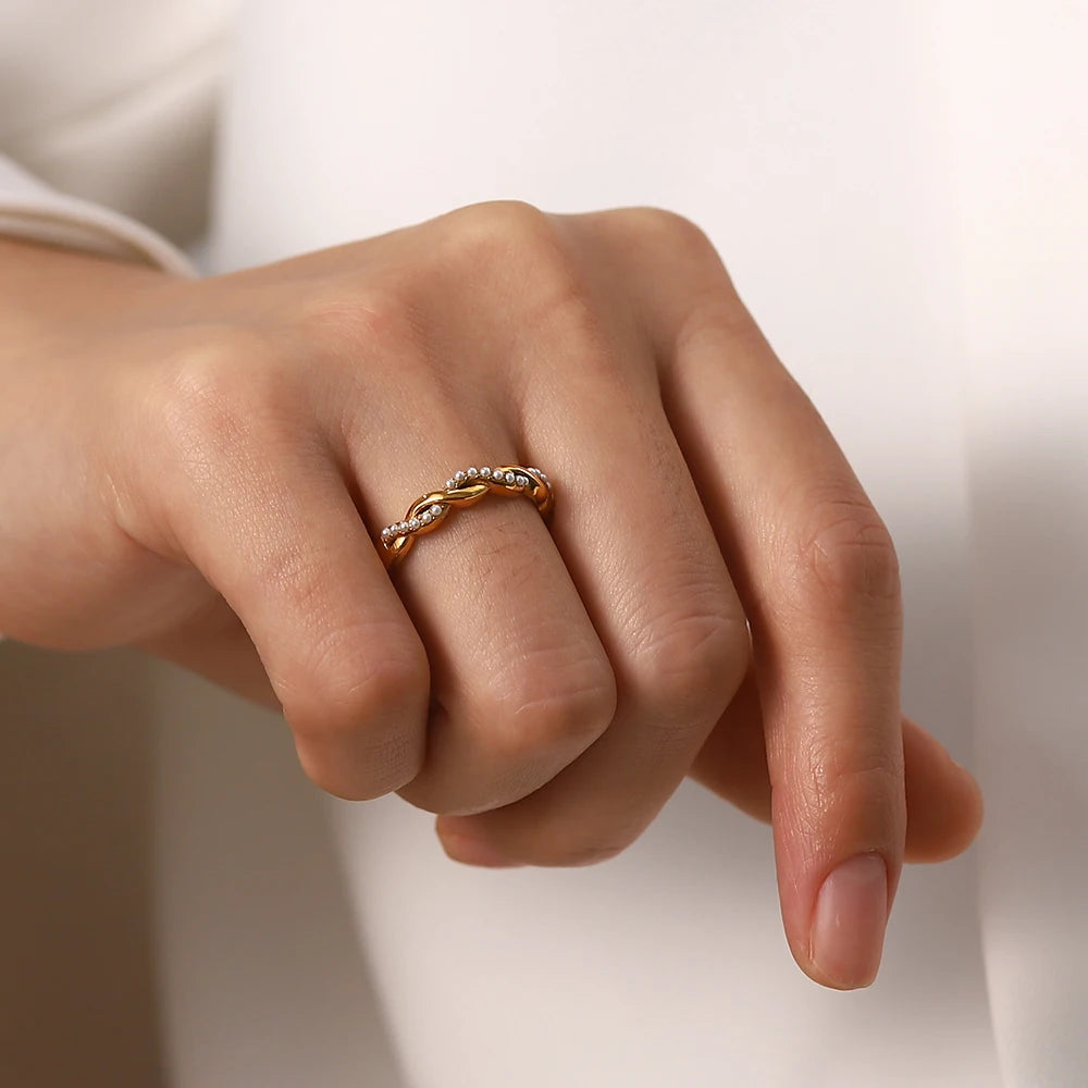 Kika Simply Waterproof Dainty Twisted Pearl Ins Popular Stacking Ring
