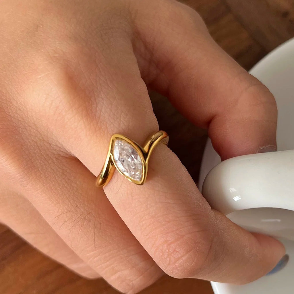 KIKA Classic style  white zircon inlaid stone ring Stainless Steel 316L Gold Color layering Rings