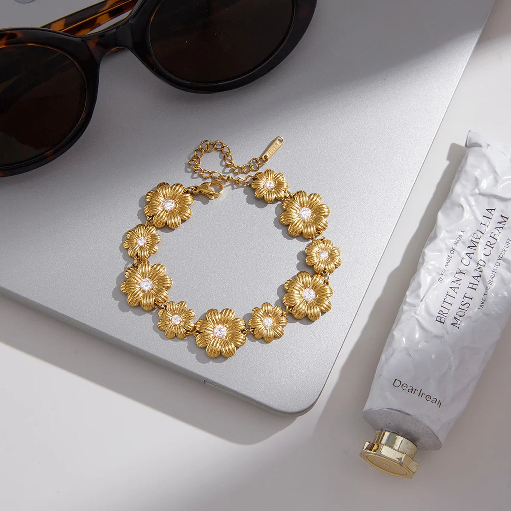 Daisy Flower Necklace Bracelet Earrings With White Zircon Accents