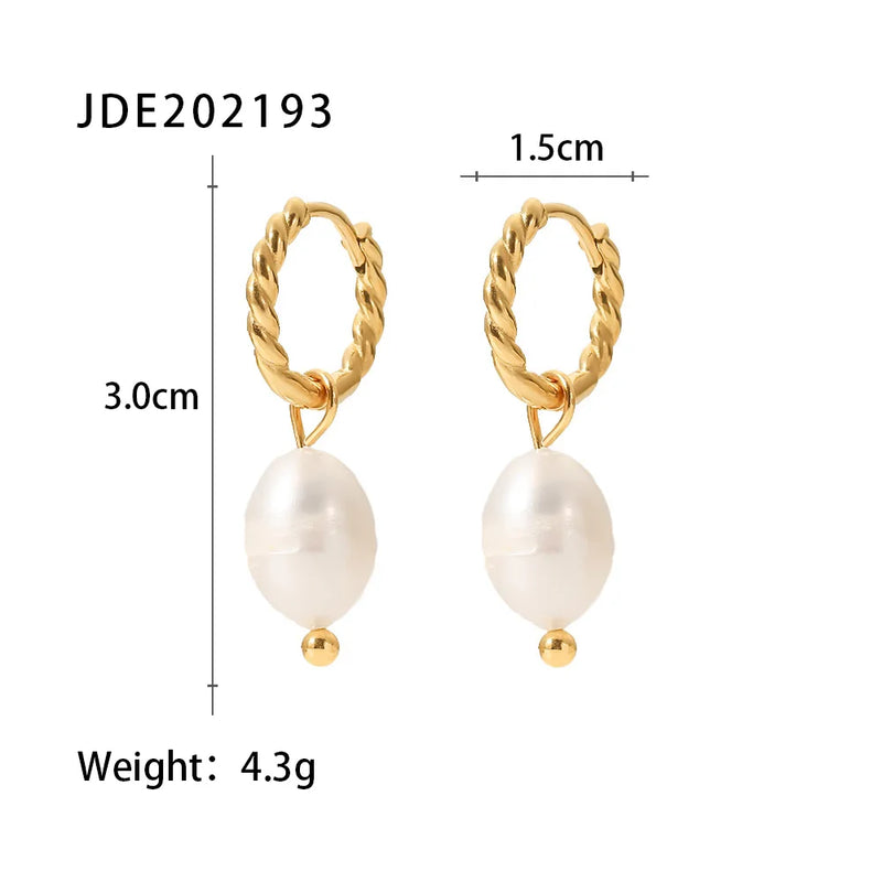 Exquisite Elegant Freshwater Pearl Pendant Earrings