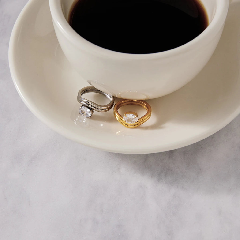 Kika Delicate Double Layered Wave Ring