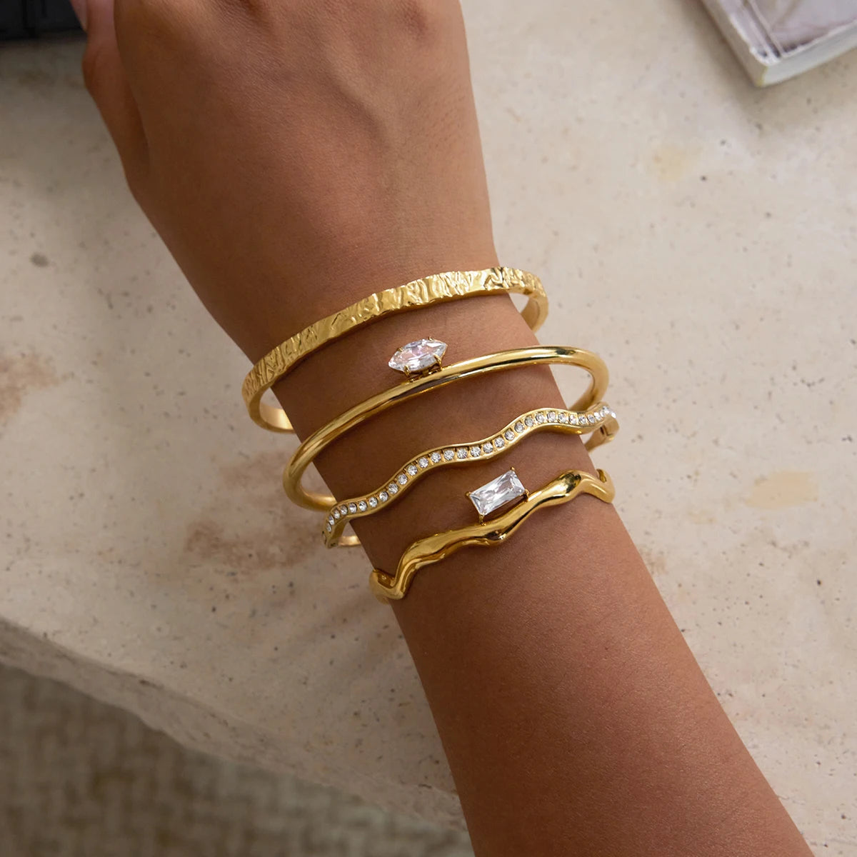 Kika Minimalist 18k Gold Color Plated Stainless Steel Horse Eye White Zircon Bracelet