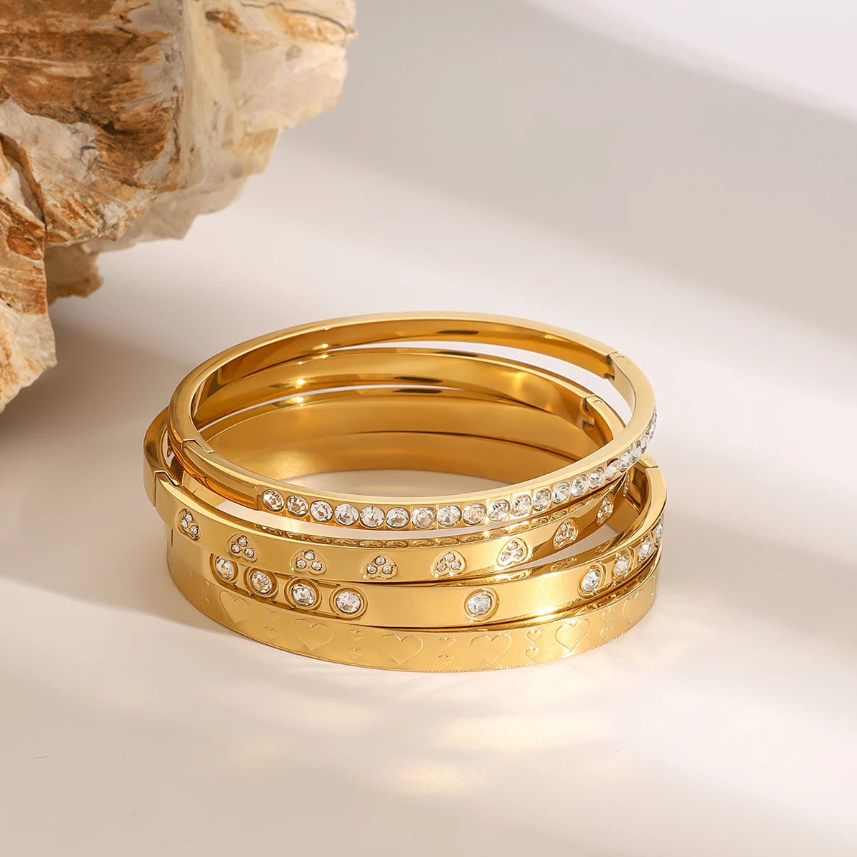 Zircon Bangle Heart Bracelet