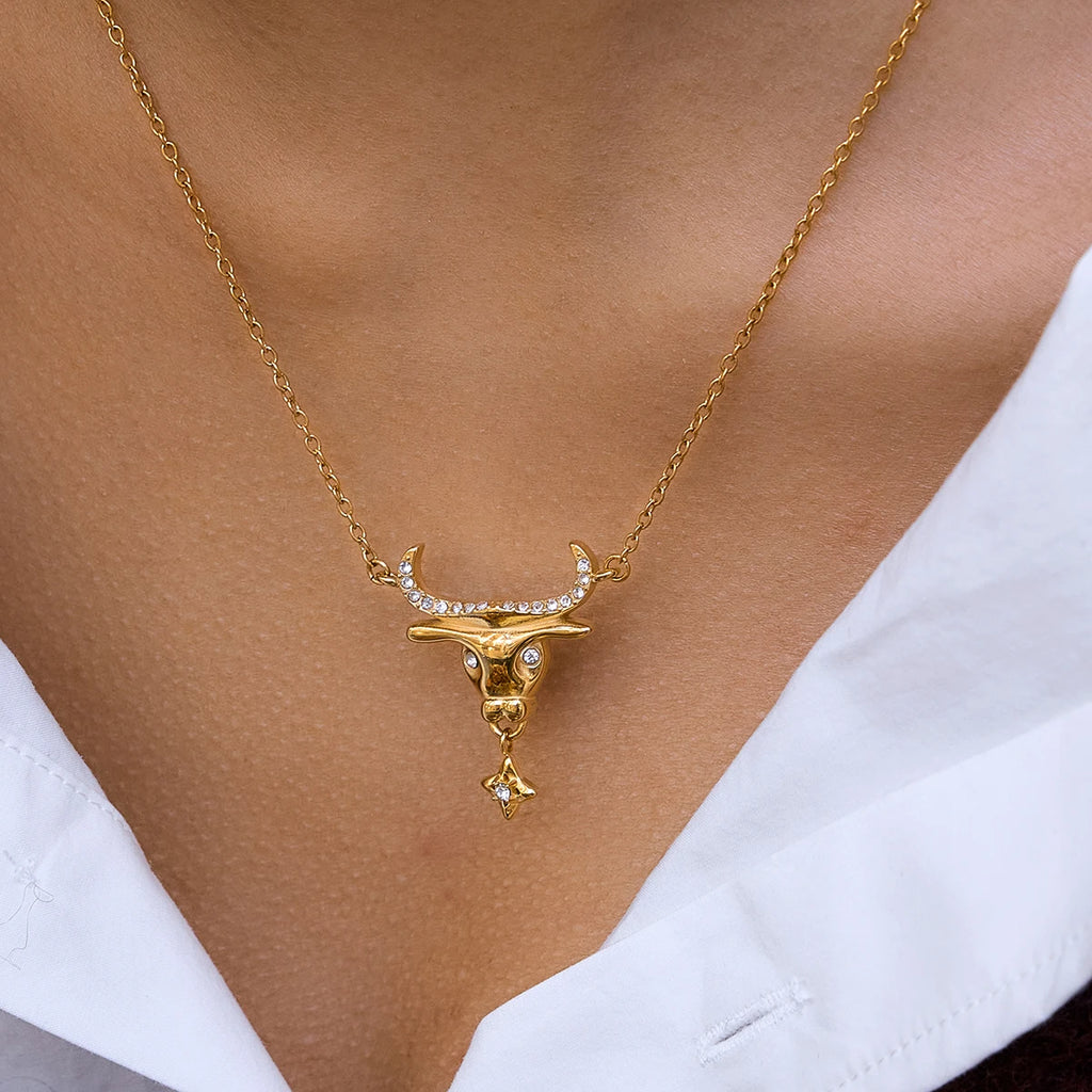 Classic Bull Head  Pendant With White Rhinestones O-Chain Necklace