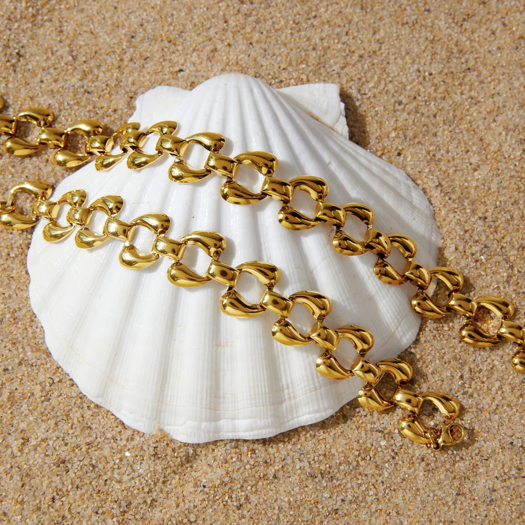 Kika Minimalist Irregular Hollow-out Chain Necklace