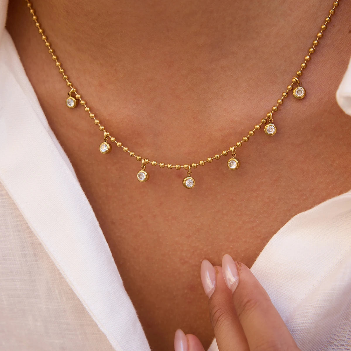 Kika Simple Classic Round White Zircon Pendant Necklace