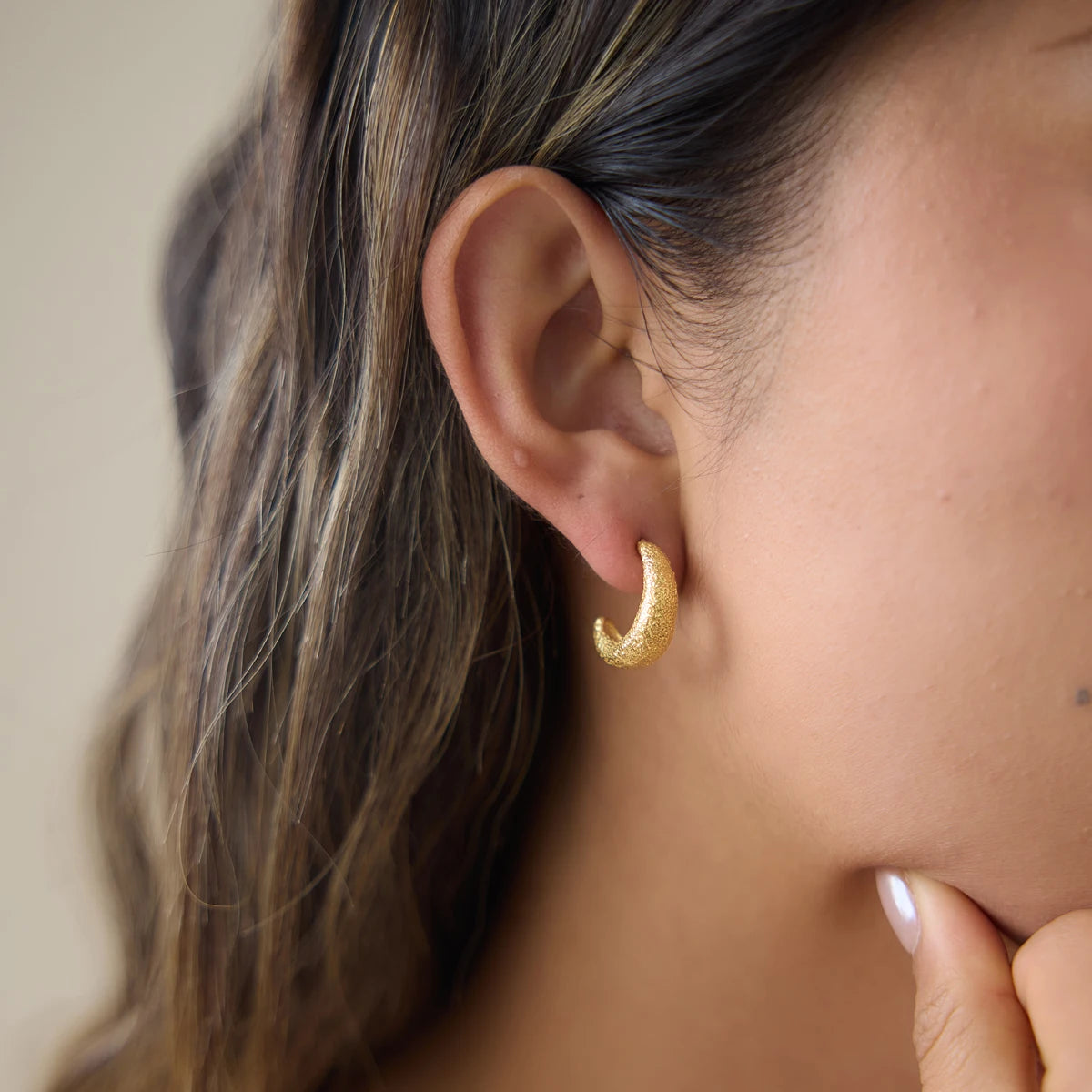 KIKA Delicate Gold Color C-Shaped Hammer Patterned Earrings  PVD Plated Stainless Steel 316L