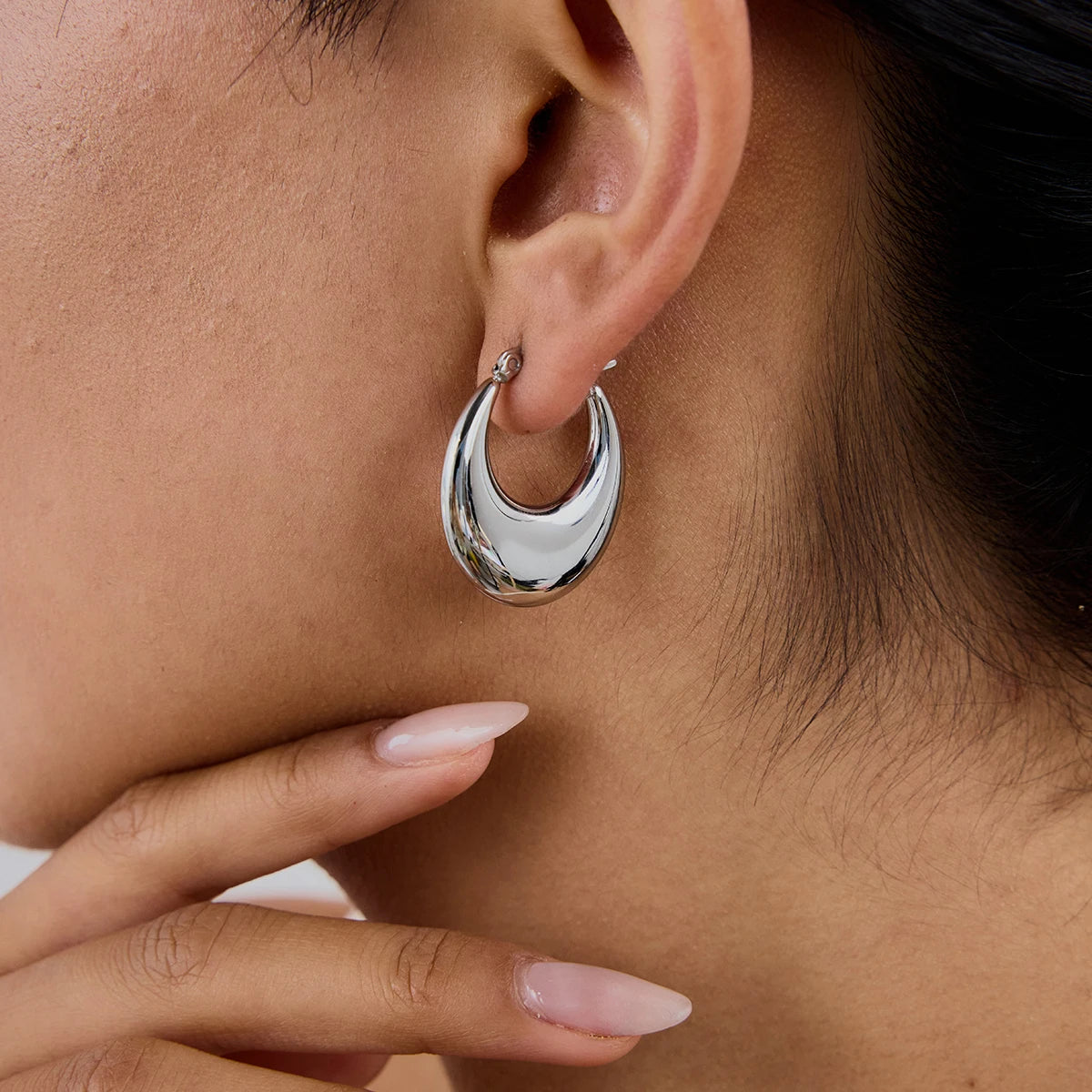 Kika Simple Classic 18K Gold Color Plated Stainless Steel U-shaped Earrings