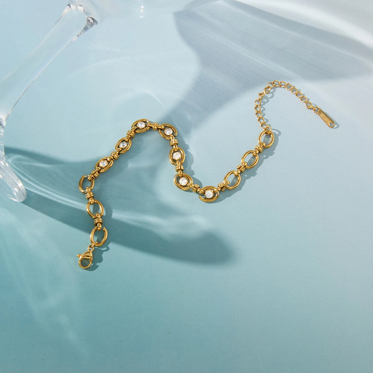 Classic White Zircon Geometric Hollow-Out Chain Bracelet
