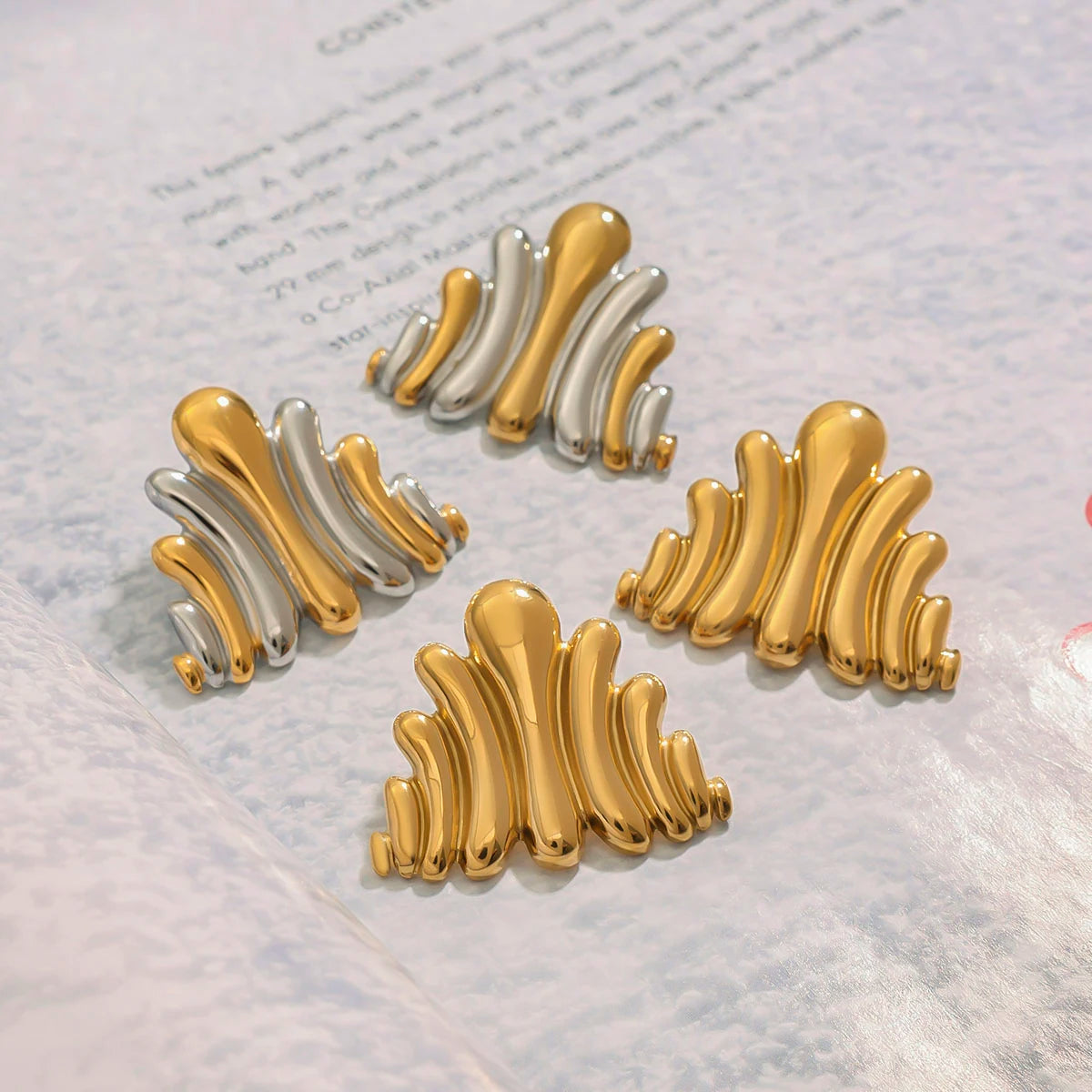 Kika Minimalist Smooth Wave Pattern Geometric Earrings