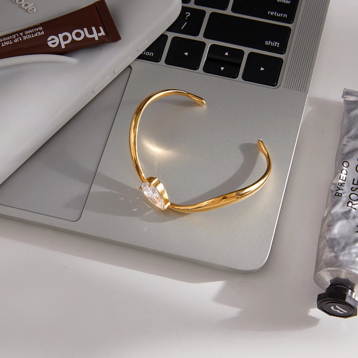 Kika Classic 18K Plated Gold Color Water Droplet White Zircon Wave Opening Bracelet Women Waterproof Stainless Steel Bracelets