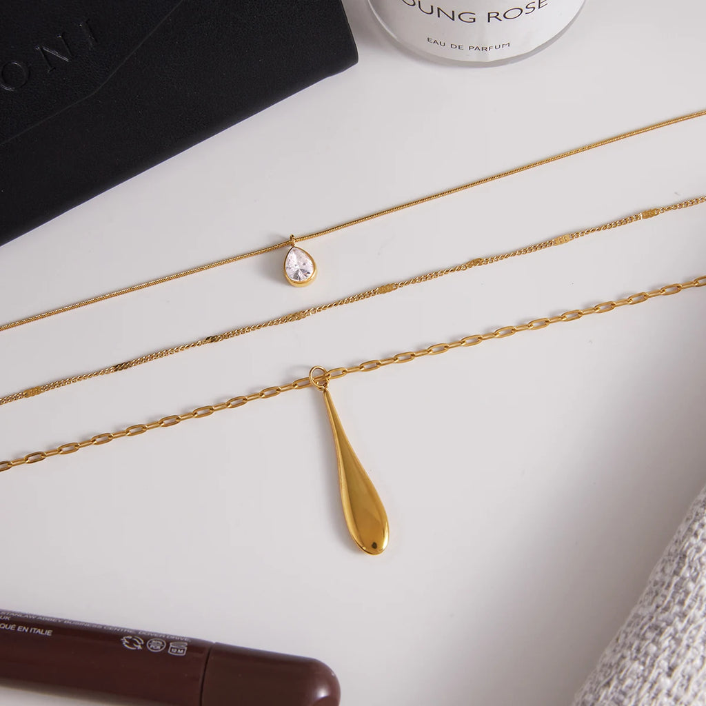Kika Classic Water Droplet Shaped Pendant Double Layered Necklace