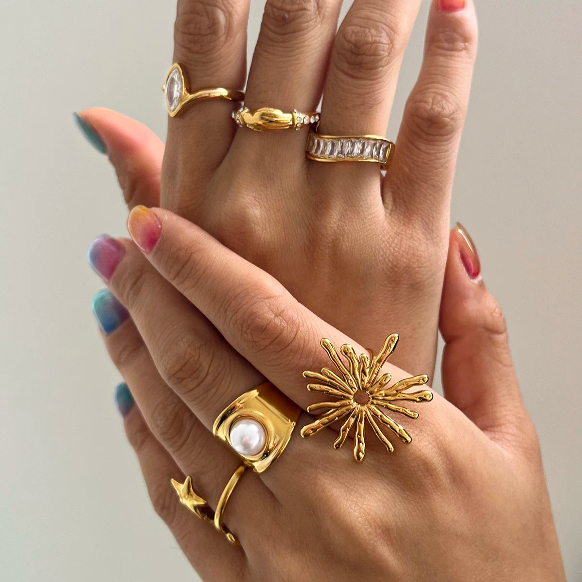 Kika Classic Unique Sun Shaped Hollow Ring Gold Color Stainless Steel