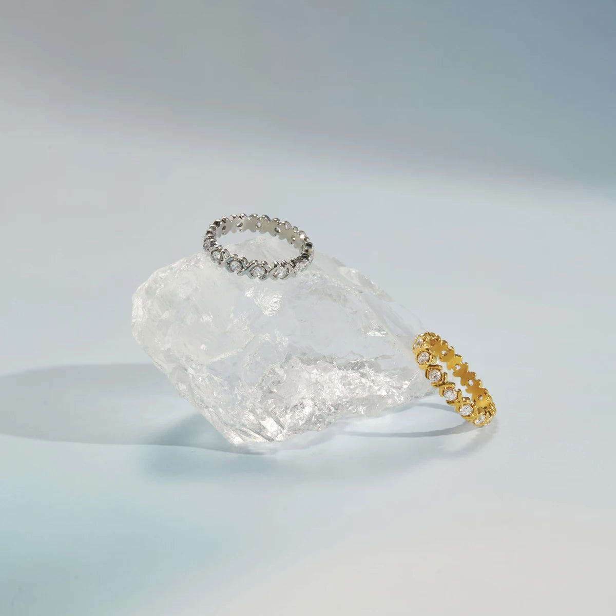 Kika Delicate Round Zircon X-Crossed Ring 18K PVD Gold Plated Stainless Steel Rings