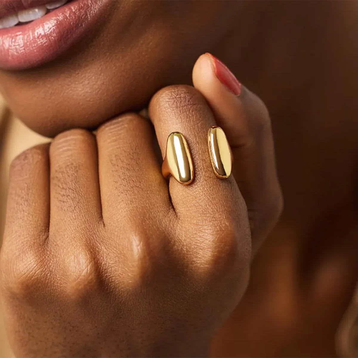 Kika Minimalist Stainless Steel Smooth Asymmetric Ring Oval
