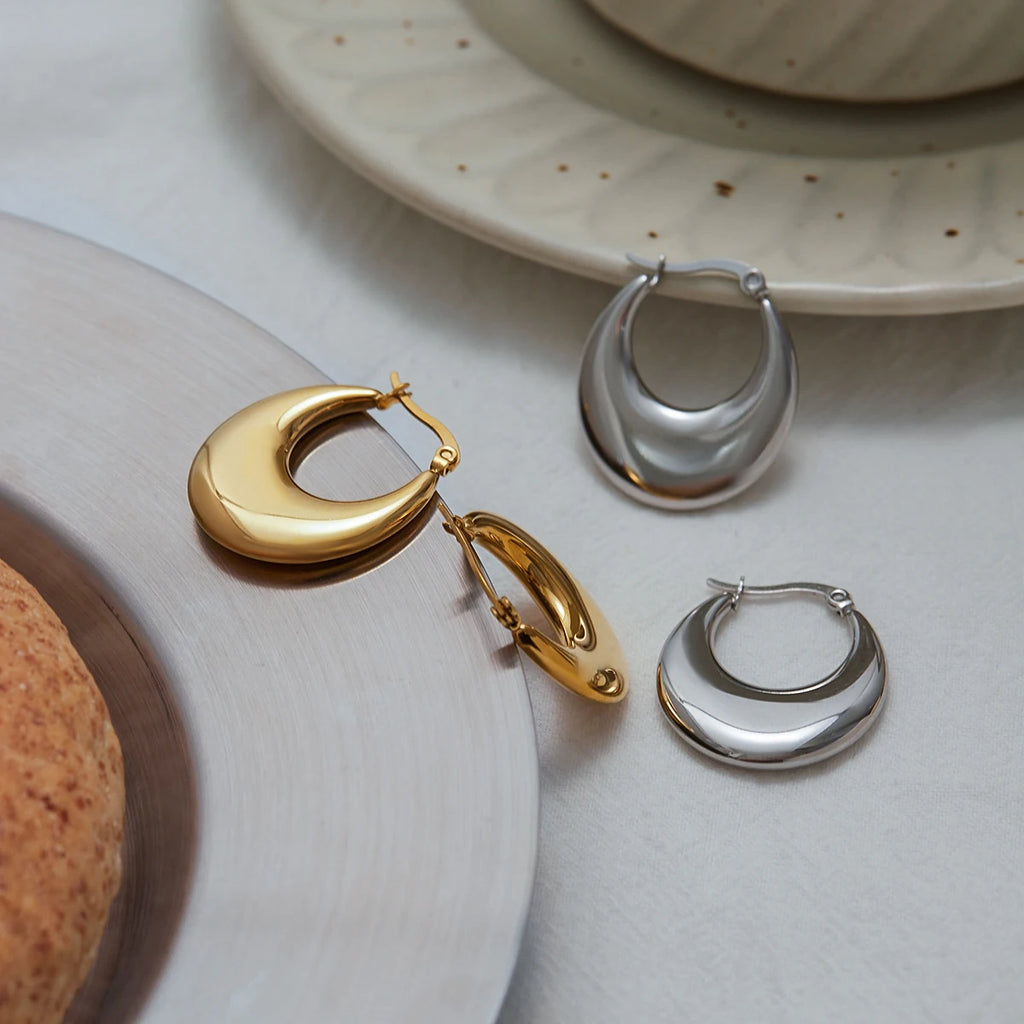 Kika Simple Classic 18K Gold Color Plated Stainless Steel U-shaped Earrings