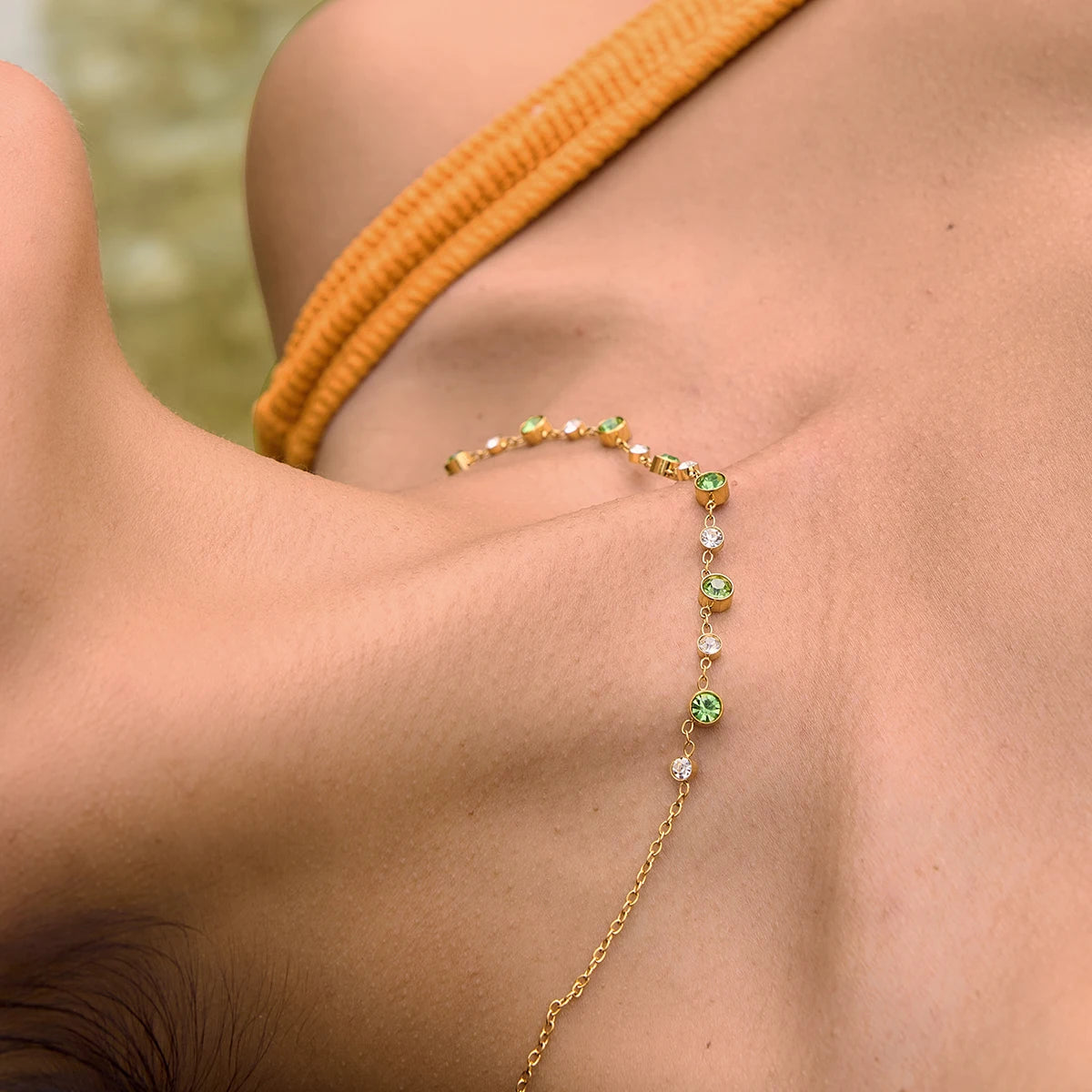 Kika Delicate Green And White Gradient Round Zircons O-Chain Necklace