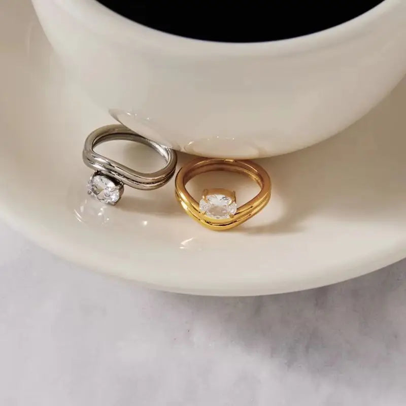 Kika Delicate Double Layered Wave Ring