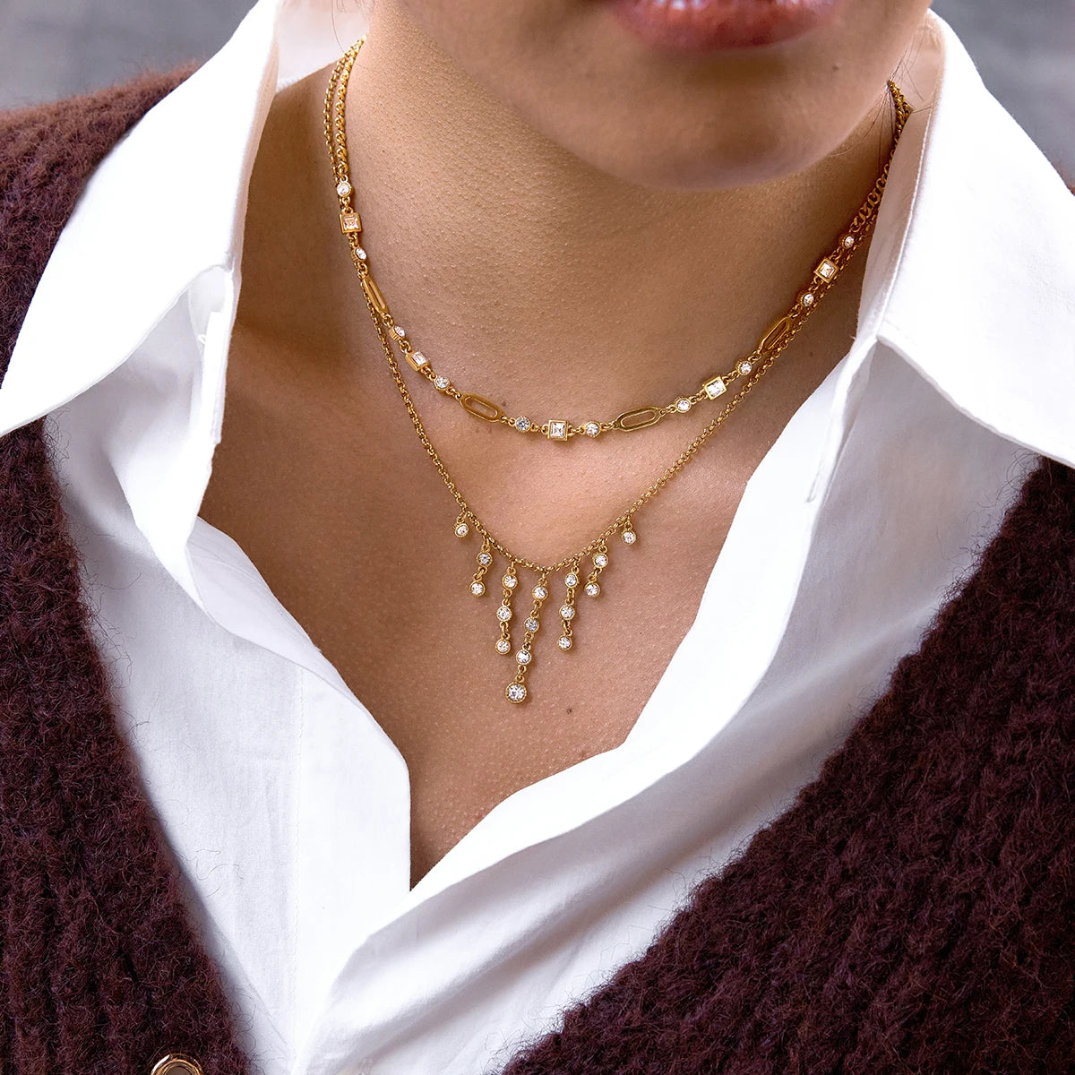 Kika Classic Hollow Out Chain Necklace With White Rhinestone