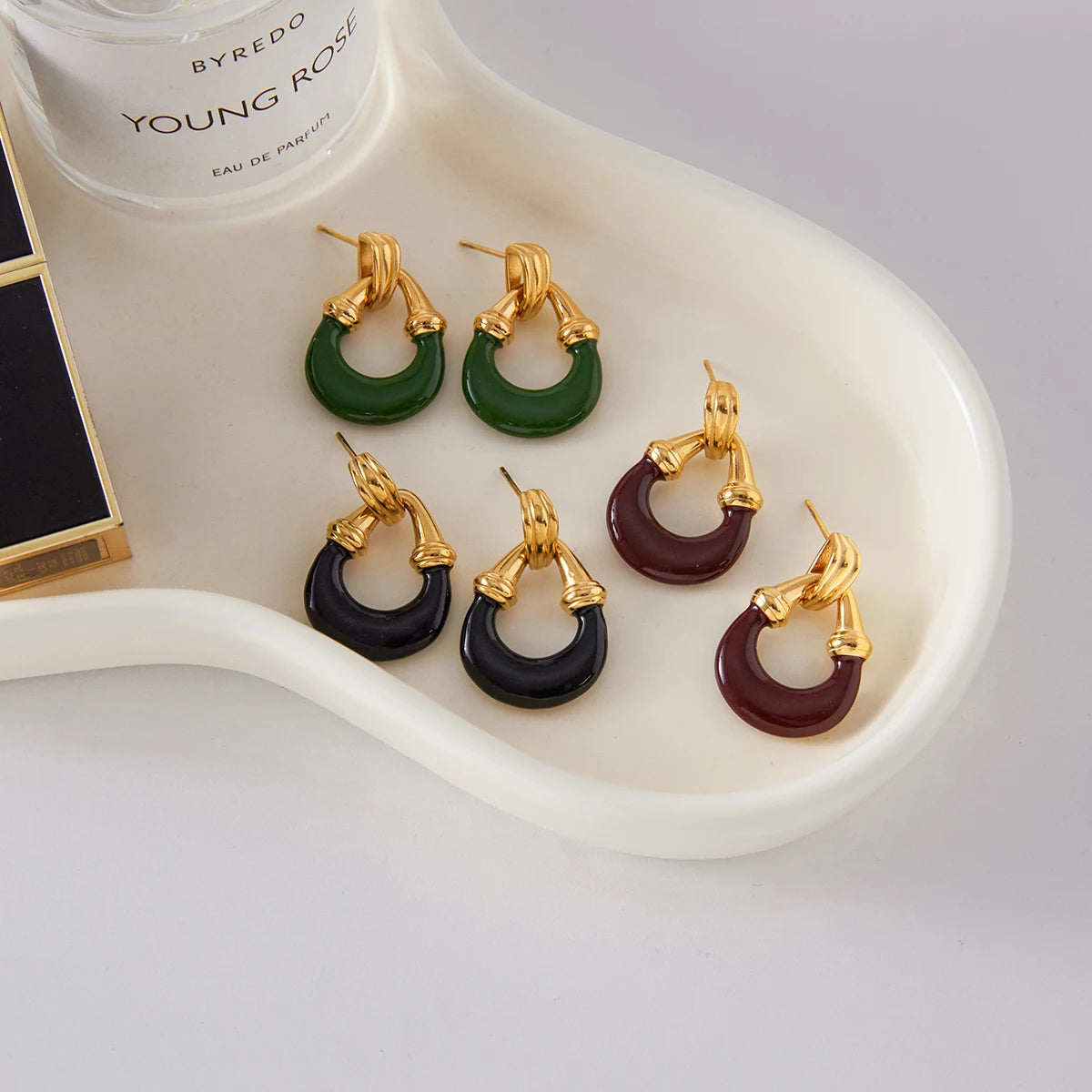 KIKA Vintage PVD Plated  Drip Oil Resin U-Shaped Geometric Pendant Earring  Stainless Steel 316L