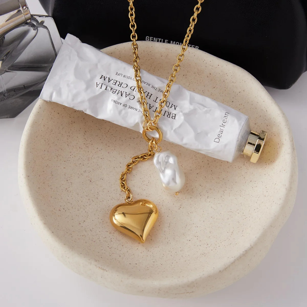 Kika Classic Trendy 18K Gold Color Plated Irregular Pearl Heart Pendant Tassel Y-Shape Necklace