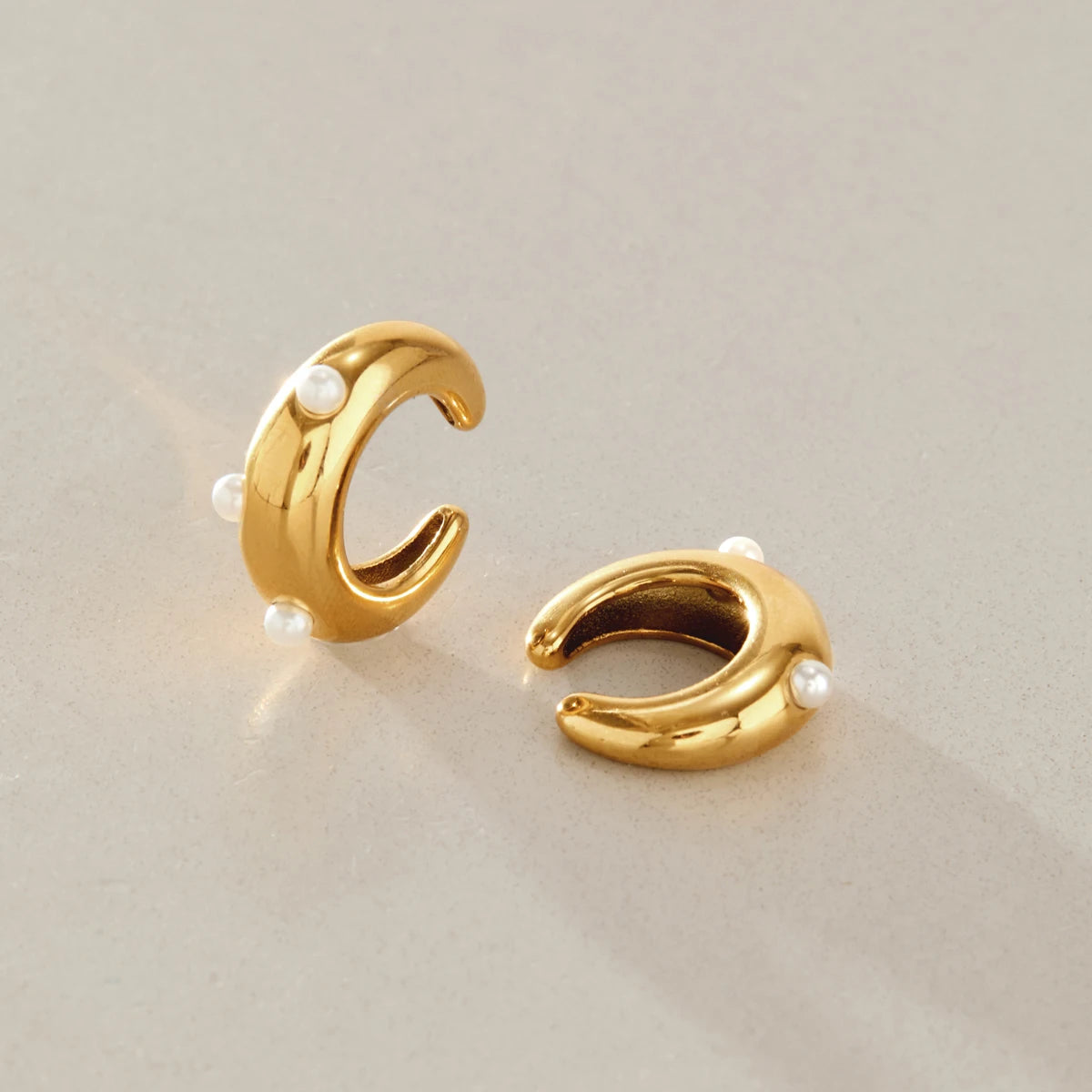 KIKA Elegant Imitation Pearl Non-piercing Ear Clips For Women 18K Gold PVD Plated Stainless Steel Earrings Fashion Jewelry