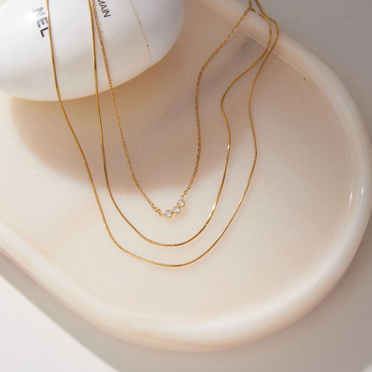 Kika Classic Round Zircon Smile Shape Pendant Necklace