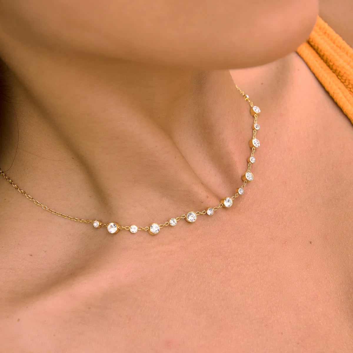 Kika Delicate Green And White Gradient Round Zircons O-Chain Necklace