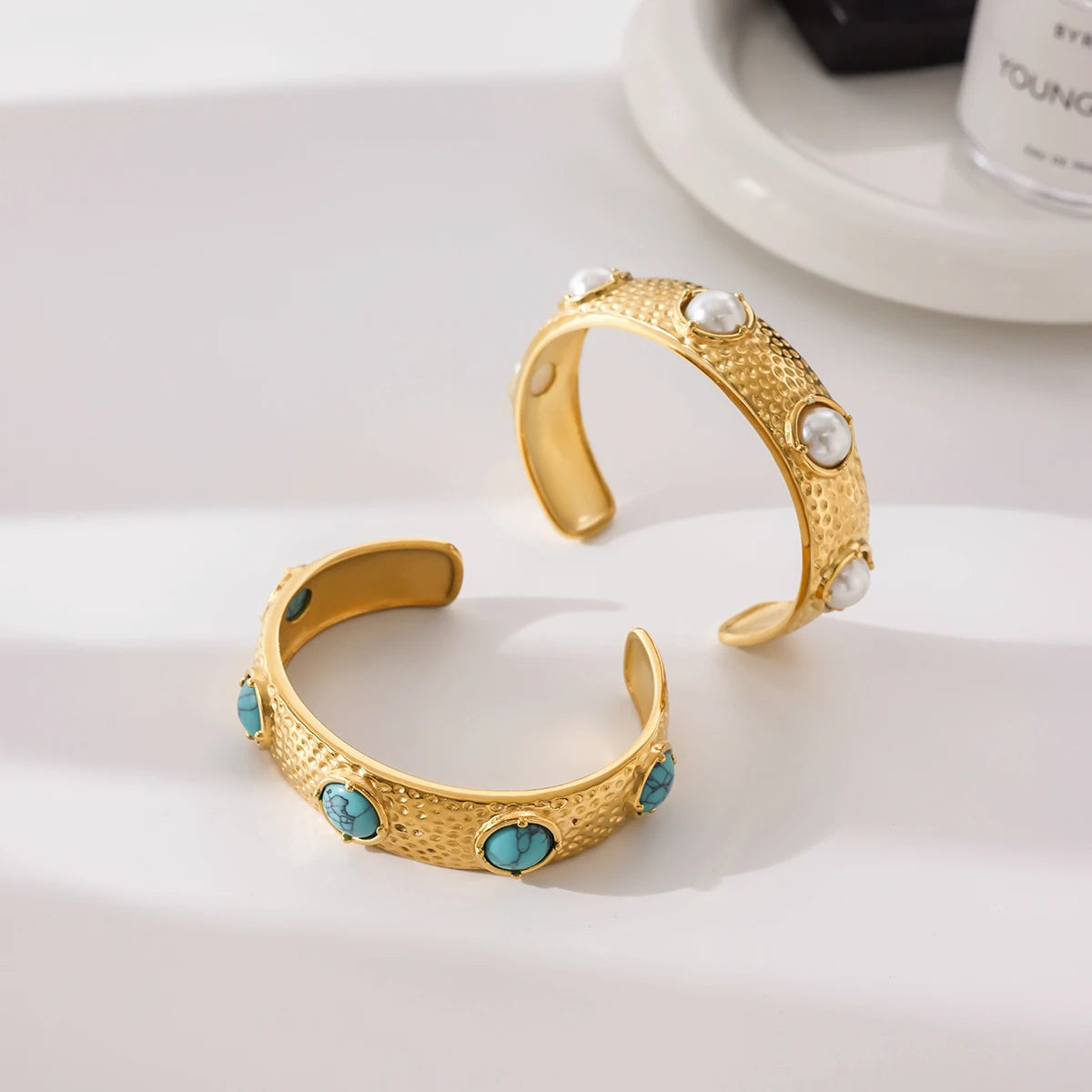 KIKA Vintage 18K Gold Color PVD Plated Stainless Steel 316L Round Turquoise Hammer Patterned Bracelet