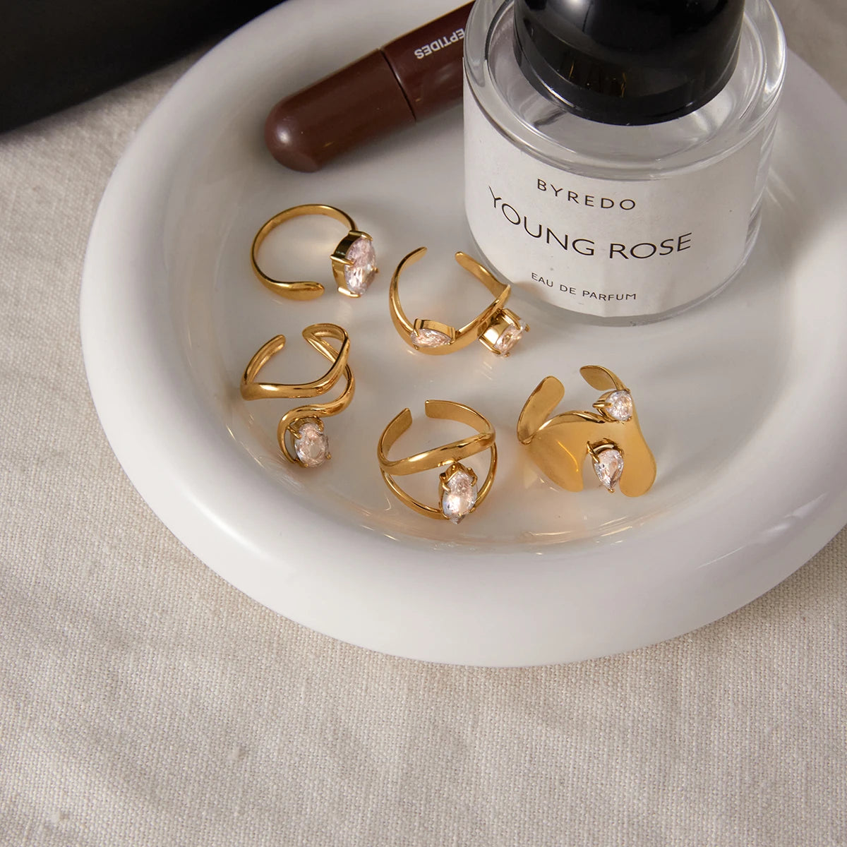 Kika water Droplet Shaped Irregular Zircon Open Ring